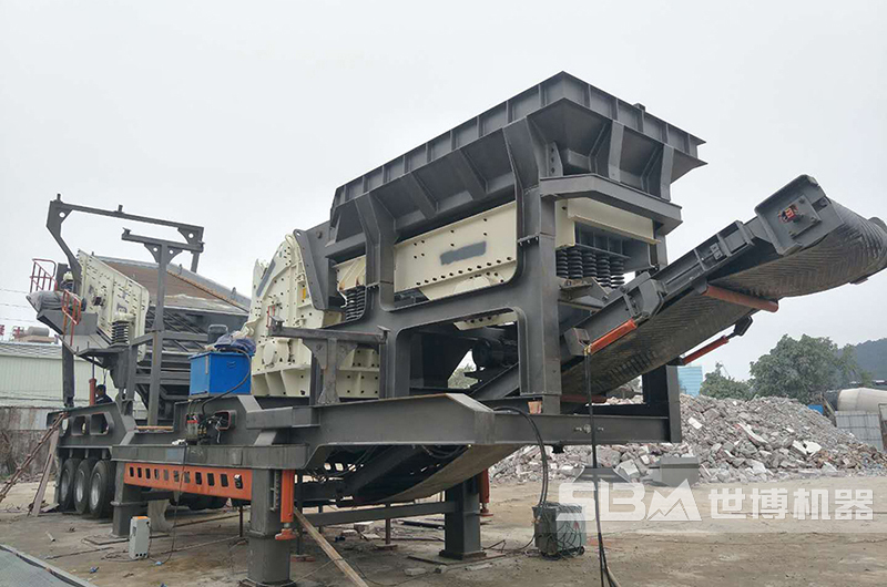 廣西流動式建筑垃圾破碎機現(xiàn)場