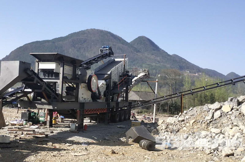 破碎機(jī)現(xiàn)場(chǎng)，原礦石雜質(zhì)較多