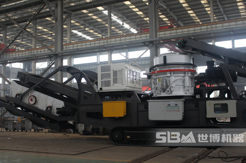 履帶中細(xì)碎移動建筑垃圾破碎機