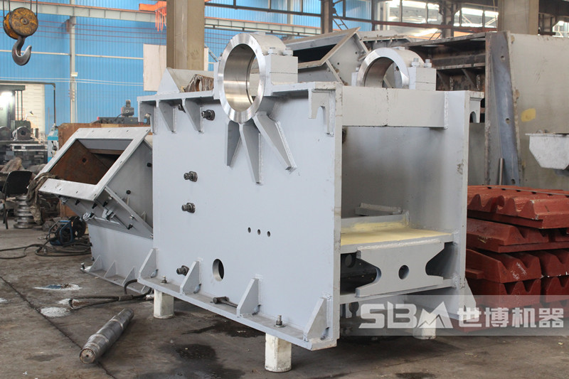 大型顎式破碎機(jī)機(jī)殼