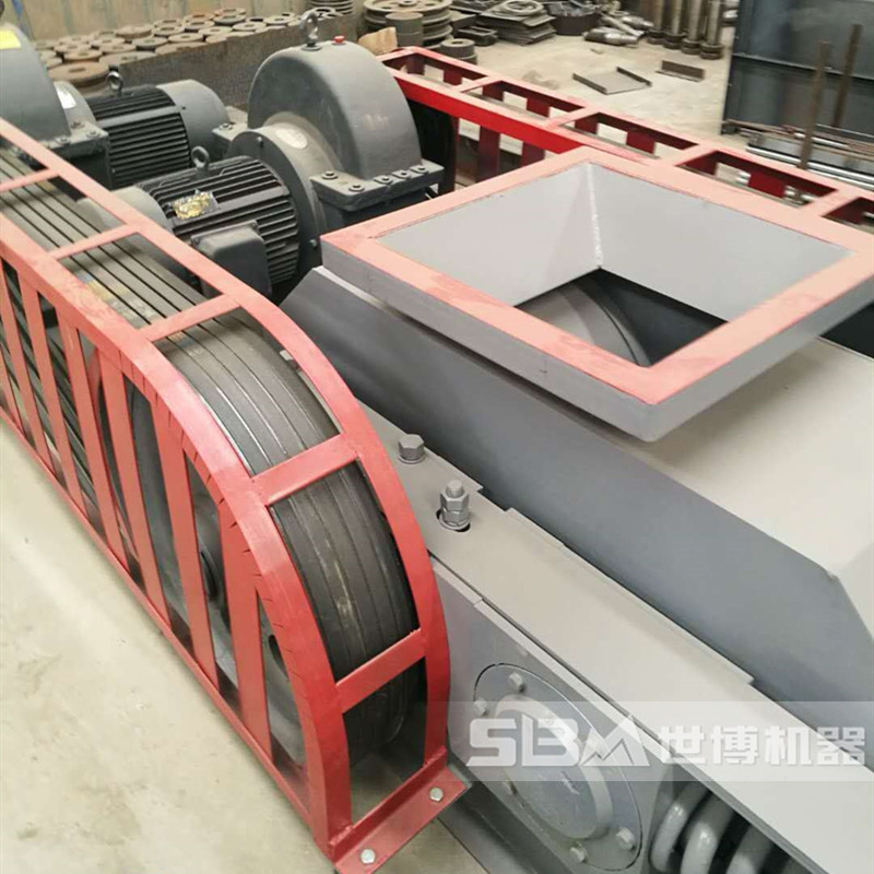 對輥式破碎機(jī)，小型碎石頭機(jī)