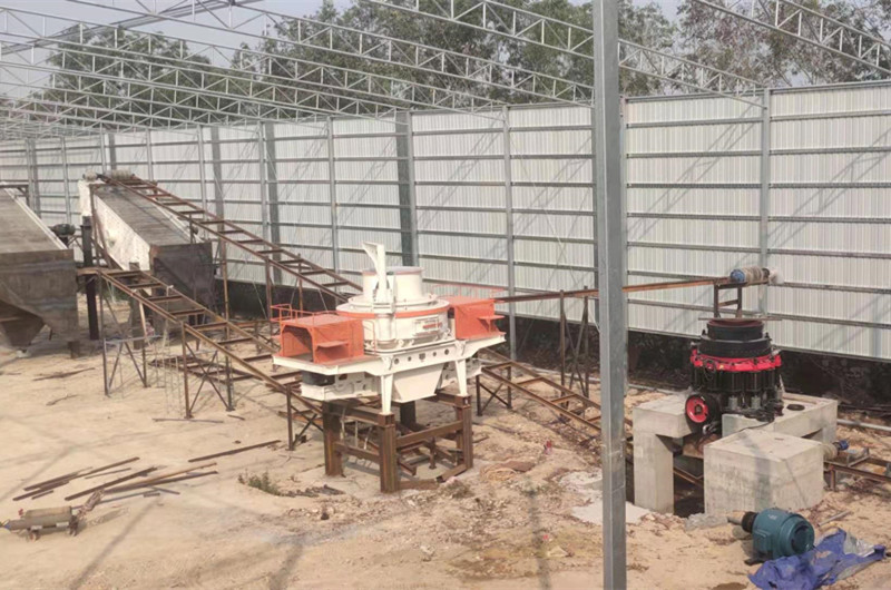 沙場(chǎng)生產(chǎn)現(xiàn)場(chǎng)，機(jī)制砂設(shè)備