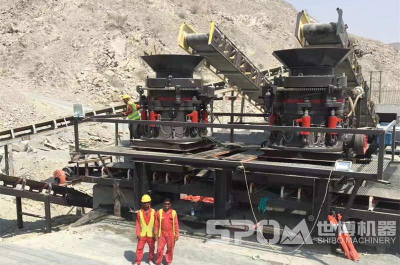 圖5，兩臺二破圓錐破碎機(jī)