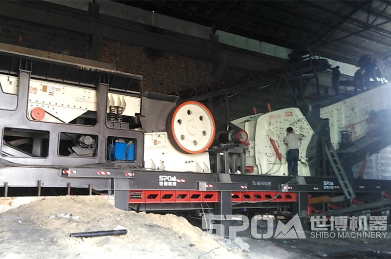 多機(jī)組合移動石料破碎機(jī)