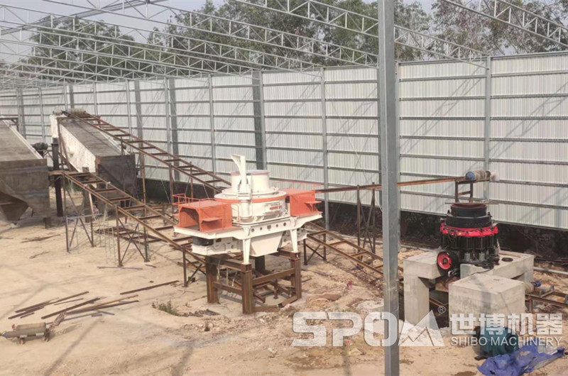 石英礦加工砂石骨料現(xiàn)場