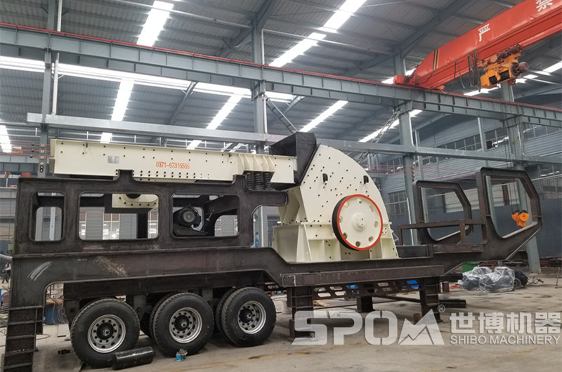 煤礦移動(dòng)破碎機(jī)，移動(dòng)錘式破碎機(jī)
