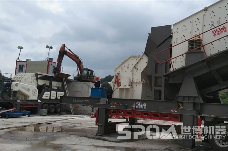 移動細(xì)碎制砂機和移動重錘式破碎機