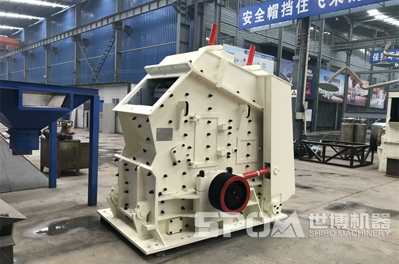 小型反擊破碎石機(jī)