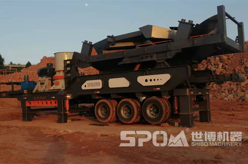 圓錐破移動(dòng)破碎機(jī)安裝工地現(xiàn)場(chǎng)圖