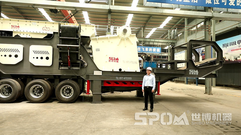 大型移動(dòng)碎石機(jī)，車間實(shí)拍