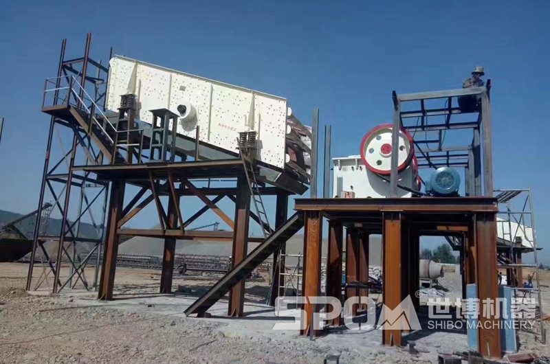 振動(dòng)篩安裝要有一定傾角，便于篩分