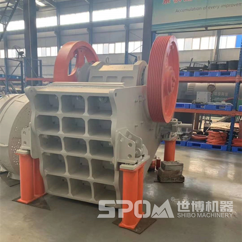 時產(chǎn)150噸的JC100歐版顎式碎石機